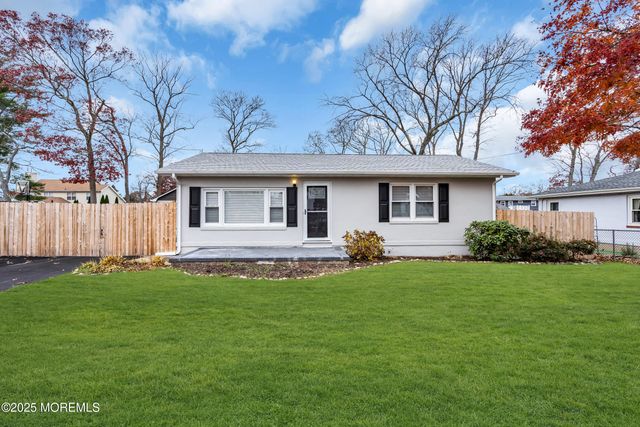 918 Briar Avenue, Toms River, NJ 08753