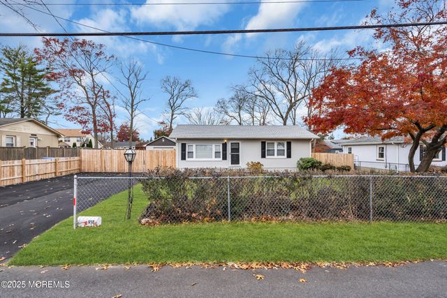 918 Briar Avenue, Toms River, NJ 08753
