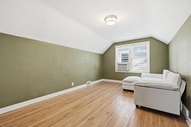 2022 Sheridan Avenue N, Minneapolis, MN 55411