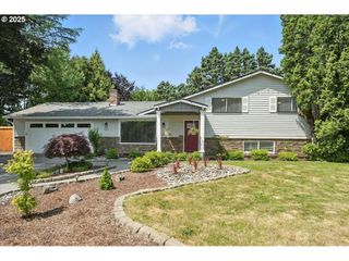 1371 Ne BARNES Ct, Gresham, OR 97030