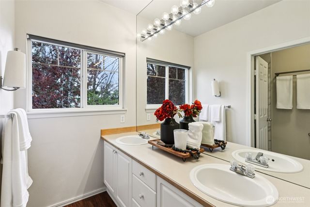441 S 51st Court, Renton, WA 98055