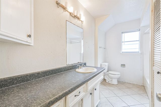 2718 Tinechester Drive, Houston, TX 77339