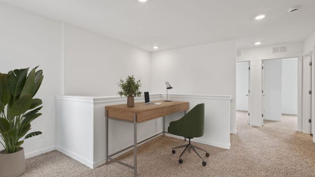 519 Cressmoor Boulevard, Hobart, IN 46342