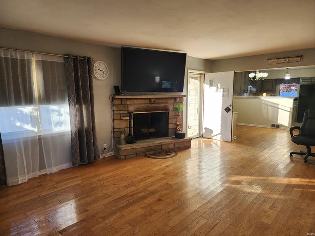 2131 W Iowa Street, Evansville, IN 47712