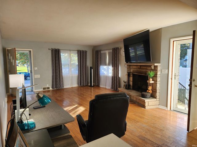 2131 W Iowa Street, Evansville, IN 47712