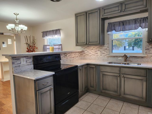 2131 W Iowa Street, Evansville, IN 47712