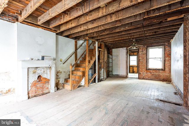 1213 E OXFORD ST, Philadelphia, PA 19125