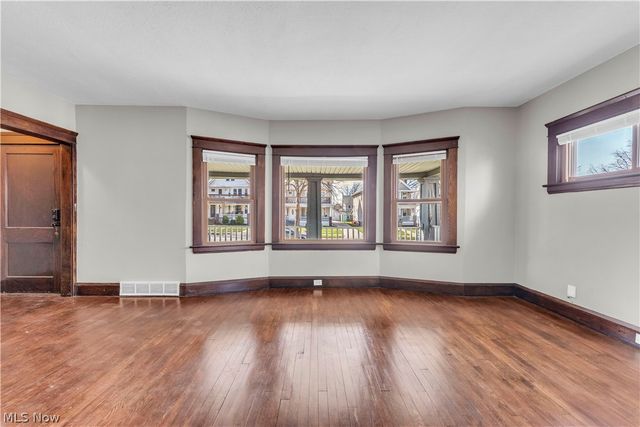 1631 Waterbury Road, Lakewood, OH 44107