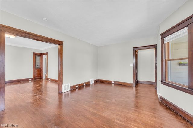 1631 Waterbury Road, Lakewood, OH 44107