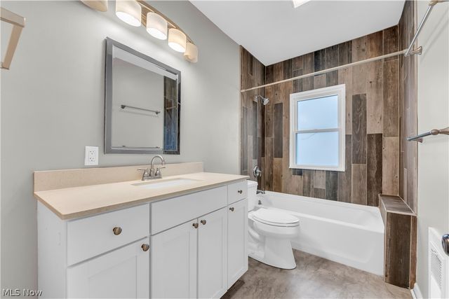 1631 Waterbury Road, Lakewood, OH 44107