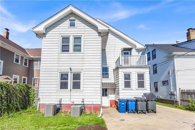 1631 Waterbury Road, Lakewood, OH 44107