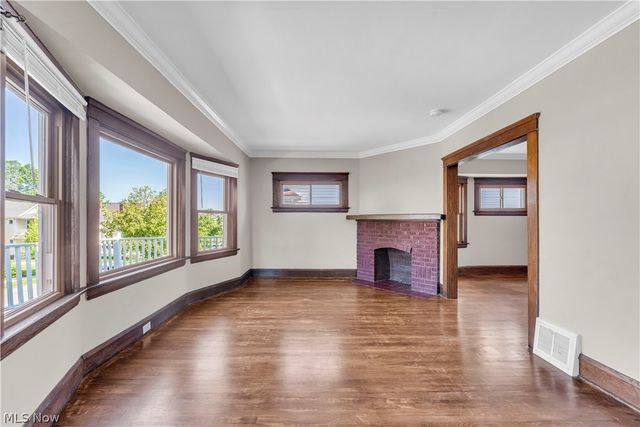 1631 Waterbury Road, Lakewood, OH 44107