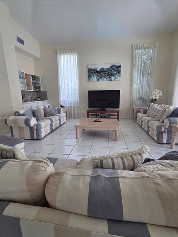 8235 SW 85th Ter, Miami, FL 33143