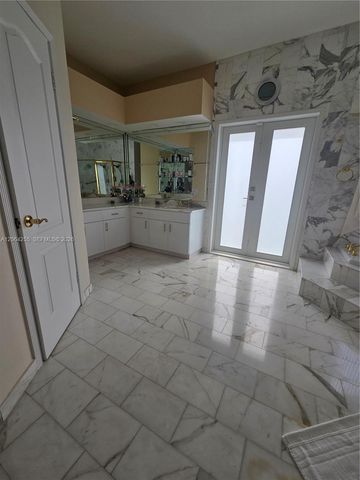 8235 SW 85th Ter, Miami, FL 33143