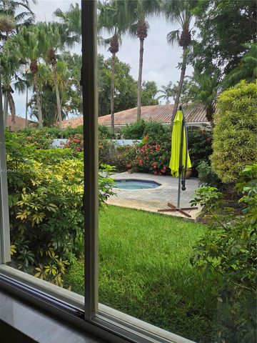 8235 SW 85th Ter, Miami, FL 33143
