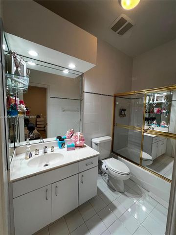 8235 SW 85th Ter, Miami, FL 33143