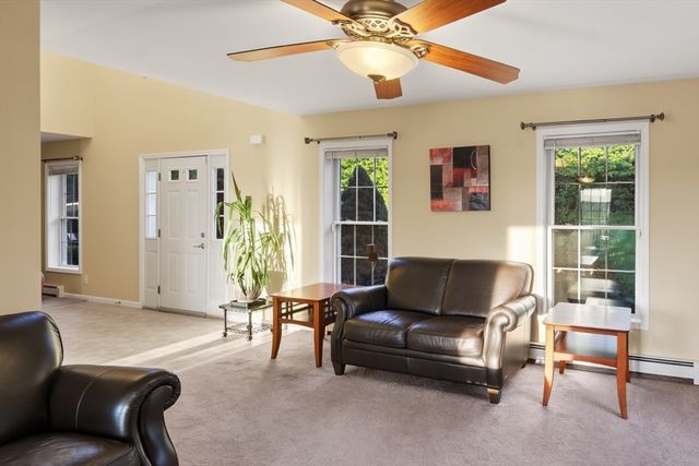 36 Mcintyre Rd, Oxford, MA 01537