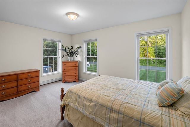 36 Mcintyre Rd, Oxford, MA 01537