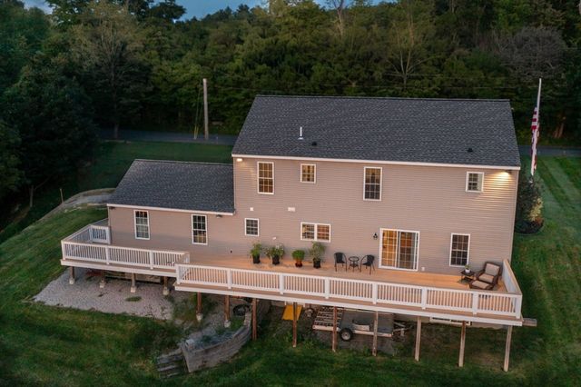 36 Mcintyre Rd, Oxford, MA 01537