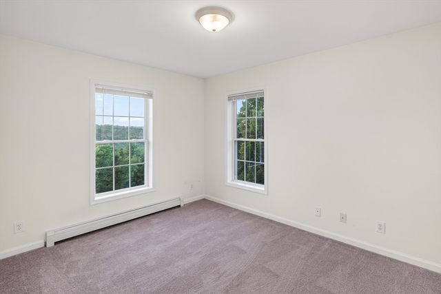 36 Mcintyre Rd, Oxford, MA 01537