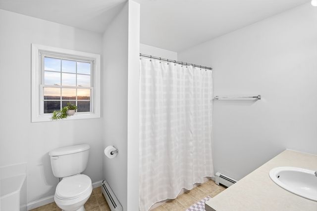 36 Mcintyre Rd, Oxford, MA 01537