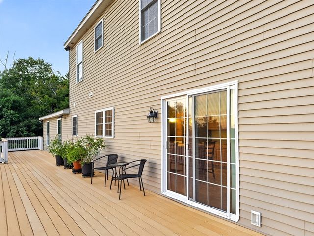 36 Mcintyre Rd, Oxford, MA 01537