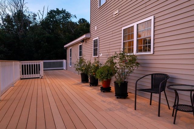 36 Mcintyre Rd, Oxford, MA 01537