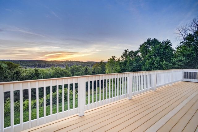 36 Mcintyre Rd, Oxford, MA 01537