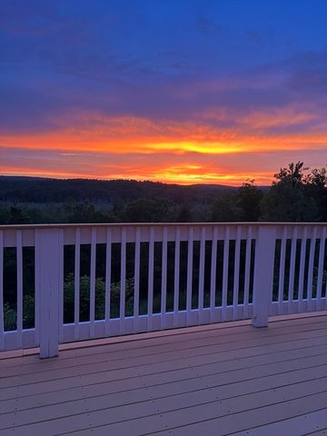 36 Mcintyre Rd, Oxford, MA 01537