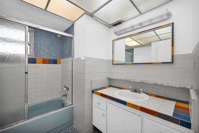 1075 NE Miami Gardens Dr 408, Miami, FL 33179