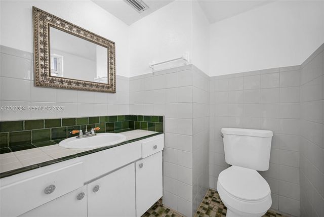 1075 NE Miami Gardens Dr 408, Miami, FL 33179