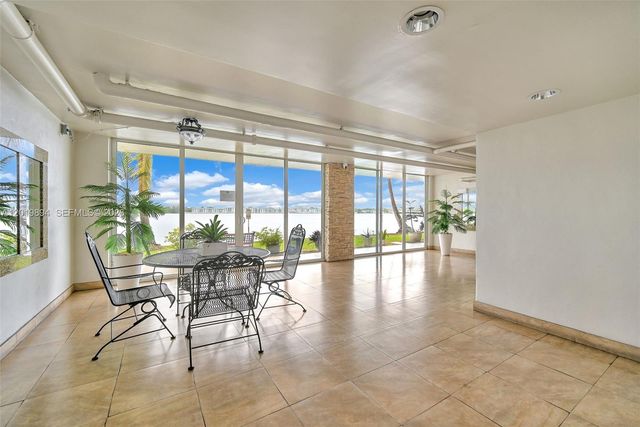 1075 NE Miami Gardens Dr 408, Miami, FL 33179