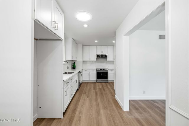 16615 Tupper Street, North Hills, CA 91343