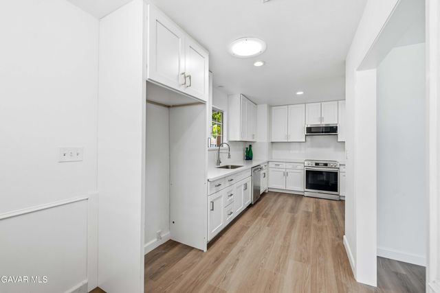 16615 Tupper Street, North Hills, CA 91343