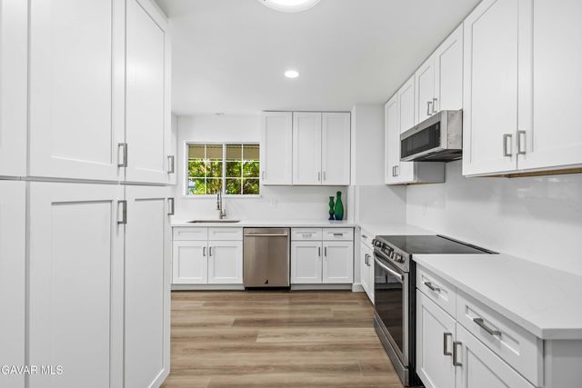 16615 Tupper Street, North Hills, CA 91343