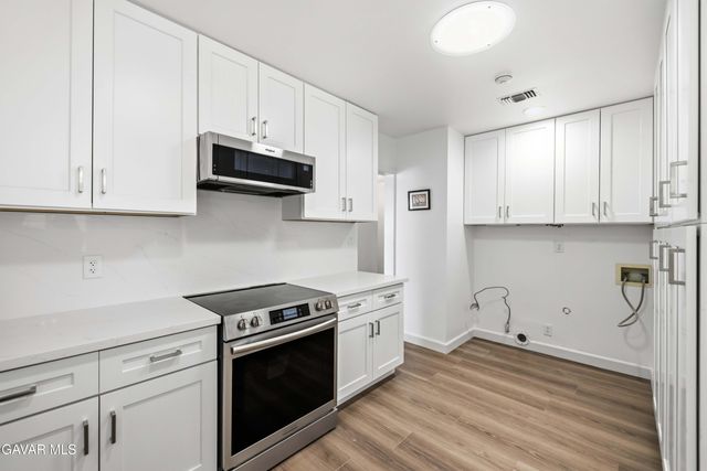 16615 Tupper Street, North Hills, CA 91343