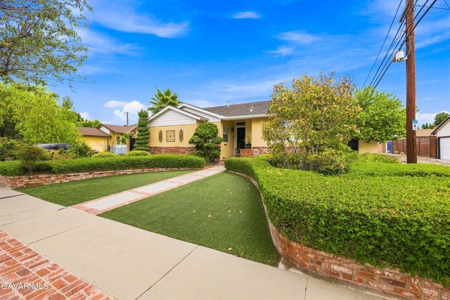 16615 Tupper Street, North Hills, CA 91343