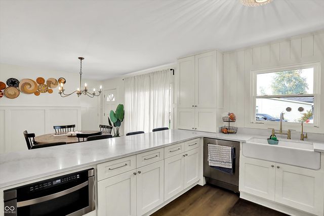 875 S 500 W, New Palestine, IN 46163