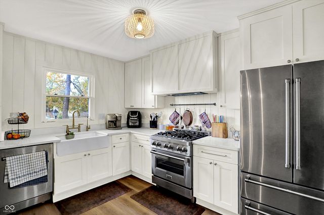 875 S 500 W, New Palestine, IN 46163