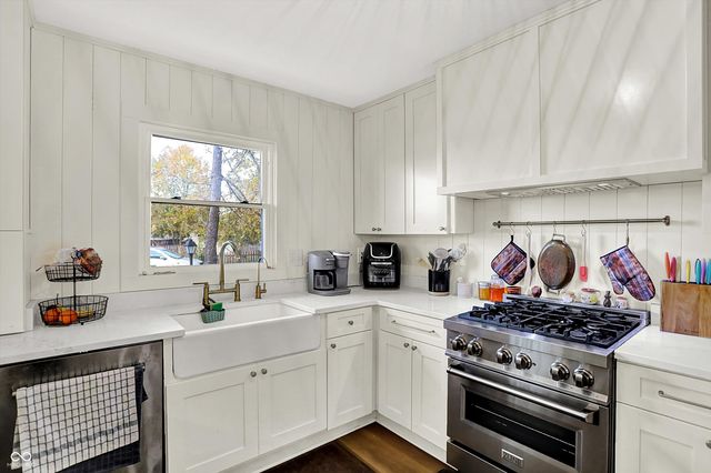 875 S 500 W, New Palestine, IN 46163