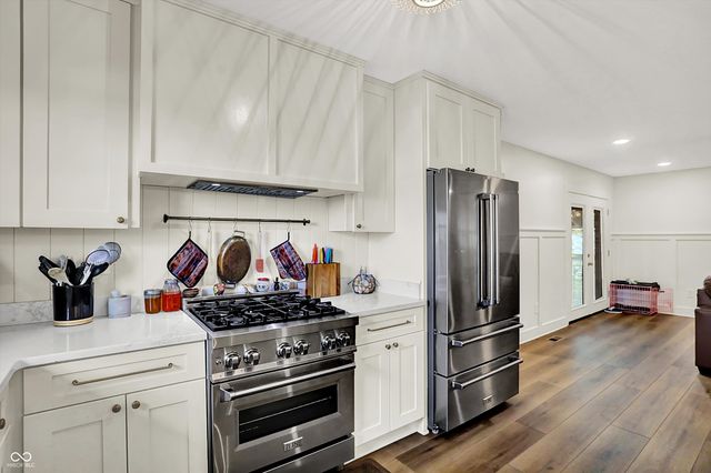 875 S 500 W, New Palestine, IN 46163