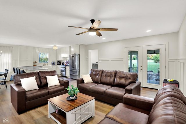 875 S 500 W, New Palestine, IN 46163