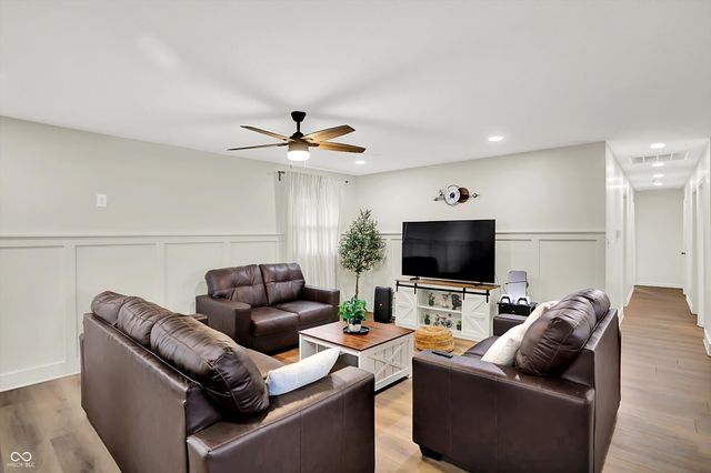 875 S 500 W, New Palestine, IN 46163