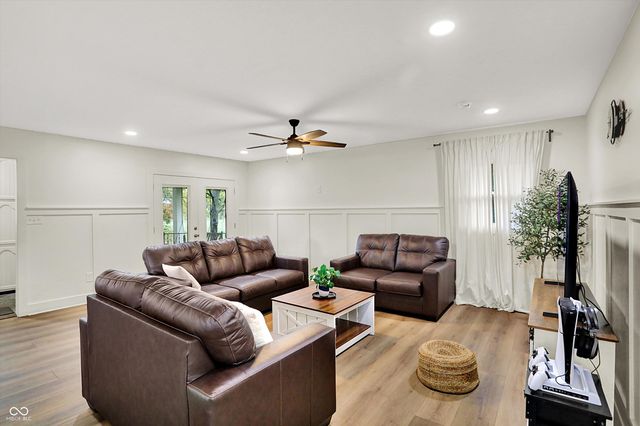 875 S 500 W, New Palestine, IN 46163