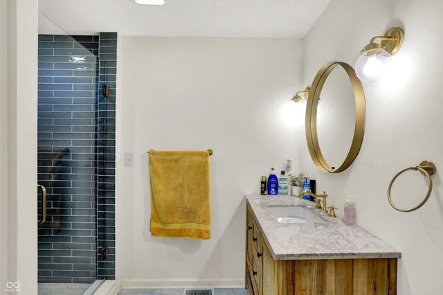 875 S 500 W, New Palestine, IN 46163