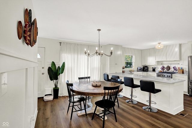 875 S 500 W, New Palestine, IN 46163