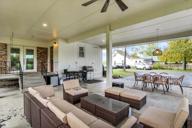 875 S 500 W, New Palestine, IN 46163