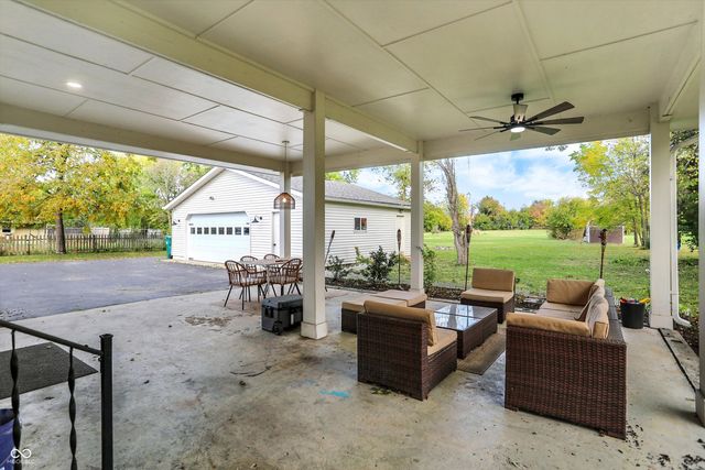 875 S 500 W, New Palestine, IN 46163