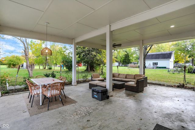 875 S 500 W, New Palestine, IN 46163