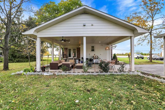 875 S 500 W, New Palestine, IN 46163